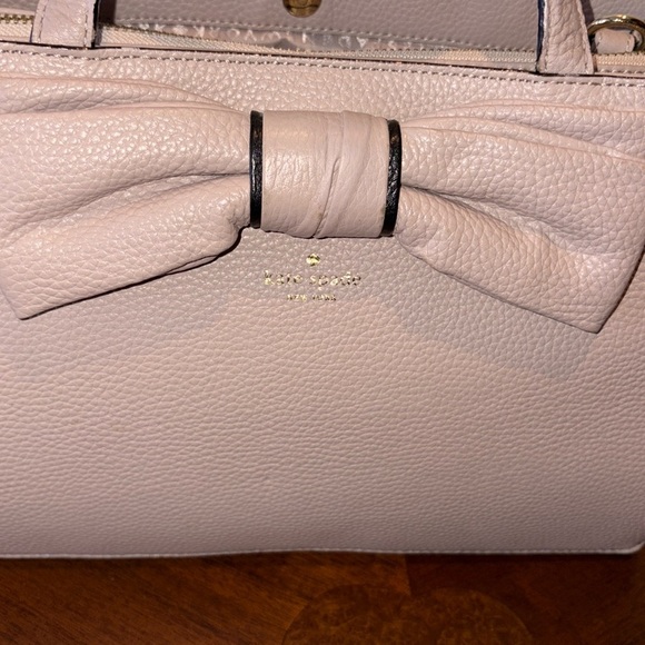 Kate Spade  Satchel  Crossbody bag pebbled leather  pinkish gray  bowfront  EUC - Picture 3 of 16